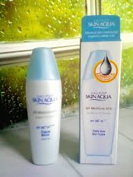 Ada yang kandungan spfnya 25, 30 hingga 50. Review Skin Aqua Uv Moisture Milk Spf 50 Pa Brain In The Bottle