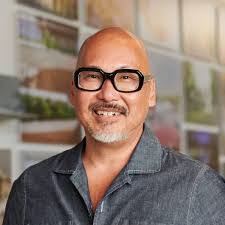 Dora Lin's Instagram, Twitter & Facebook