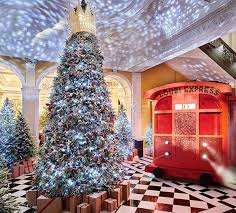 27 easy and beautiful thanksgiving and christmas table decorations and centerpieces. Claridge S Christmas Tree Archive Christmas In Mayfair London