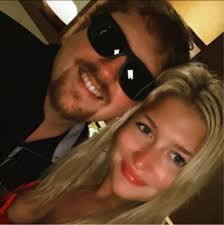 What are some non-touristy restaurants in Aruba?