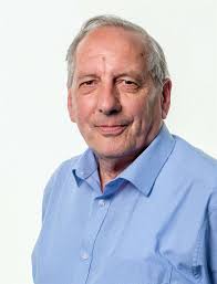 Chippings need to be removed urgently from Spalding area dyke says fed-up  councillor