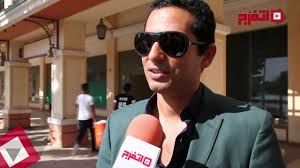 وقال عمرو سعد إن مسلسل «يونس ولد فضة» عمل مختلف عن غيره من المسلسلات الصعيدية، حيث يجمع بين «الجلاّبية» كمظهر من ملابس الصعايدة، وبين علاقتهم المميزة بمظاهر العصر الحديث كمختلف وسائل التكنولوجيا ووسائل التواصل الاجتماعي وغيرها ضمن إطار درامي ذي طابع إنساني يجمع بين. Ø§ØªÙØ±Ø¬ Ø¹Ù…Ø±Ùˆ Ø³Ø¹Ø¯ ÙŠÙˆÙ†Ø³ ÙˆÙ„Ø¯ ÙØ¶Ø© ØµØ¹ÙŠØ¯ÙŠ Ù…ÙˆØ¯Ø±Ù† Youtube