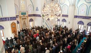 Karena dengan memperbanyak sujud bisa dilakukan dengan cara menjalankan beberapa sholat sunnah seperti shalat tahiyatul masjid. Ketahui Kebaikan Solat Sunat Tahiyatul Masjid Terutamanya Pada Hari Jumaat Maskulin