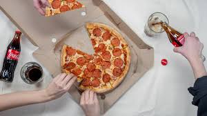 Międzynarodowy dzień pizzy przypada 9 lutego, ale np. Dzien Pizzy Czyli Wszystko Co Musicie Wiedziec O Pizzy Fluentbe Blog