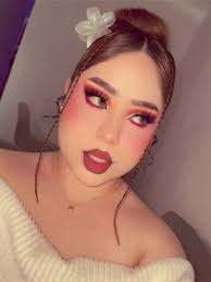 Tutorial de Maquillaje de Noche y Estilo Limpio