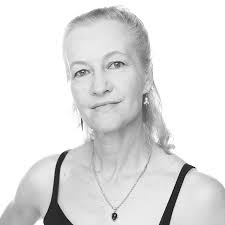 Wanda Levine's Instagram, Twitter & Facebook