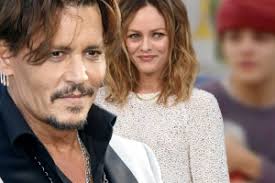 John christopher depp ii was born in owensboro, kentucky on june 9, 1963. Kultur Showbiz Johnny Depp Vanessa Paradis Seltenes Foto Von Sohn Jack Und Er Ist Kaum Wiederzuerkennen Pressfrom Deutschland