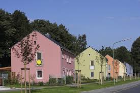 Nützliche bewertungen alle kontaktdaten jetzt informieren & kostenlose anfrage senden! Wohnanlage Pfalzdorf Frisch Saniert Mit Mut Zur Farbe