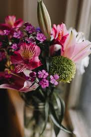 باقة ورد جميلة باقات ورد صباحية جميلة جدا باقة ورد كبيرة Zina Blog In 2020 Clear Glass Vases Flowers Beautiful Flowers