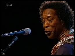 Buddy Guy and his band perform "One Room Country Shack" and Voodoo Chile  medley live from Bern 2000 #buddyguy #Blues #Bluesmusic #guitar #legend
