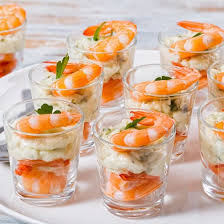 Verrines De Crevettes A La Mousse De Concombre Recette Saumon Et Fromage Frais Verrines Crevettes Verrine Saumon