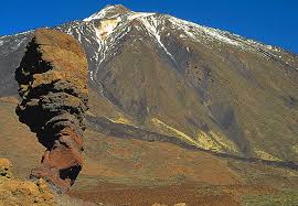 The huge extinct crater has a diameter of about 10 kilometers, is filled with lava at an altitude of ca. Pico Del Teide Berggipfel Outdooractive Com