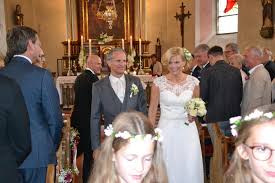 Sie ist seit dem 14. Hochzeit Mit Viel Prominenz In Guldental Julia Klockner Hat Sich Nun Auch Kirchlich Getraut Oeffentlicher Anzeiger Rhein Zeitung