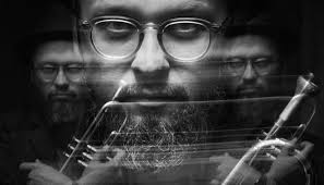 Tomasz Dąbrowski prezentuje singiel "Follow Him"