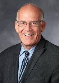Victor Davis Hanson Wins Edmund Burke Award