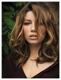 Medium Hairstyles To Make You Look Younger Medium Hair Styles Blonde Highlights Haircut Types