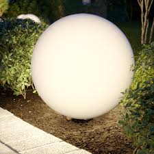 Möchten sie, dass ihre leuchtkugel für den garten im test auch einem starken regenschauer standhält. Prios Senadin Leuchtkugel Weiss Ip54 60 Cm Kaufen Lampenwelt De