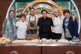 Masterchef celebrity anuncia su regreso a las pantallas chicas de los colombianos y esta nueva temporada contará con la participación de 20 celebridades que competirán por conquistar el paladar de los queridos y exigentes jurados: Casting Masterchef 2021 Argentina