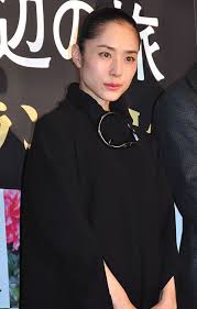 浅野忠信 念願かなっての深津絵里との夫婦役に役を超えて 愛情芽生えた 4枚目の写真 画像 cinemacafe net 深津絵里 深津 90年代スタイル