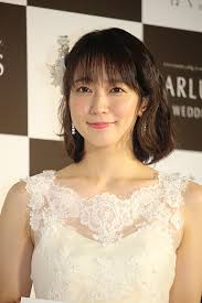 新垣結衣と星野源が結婚 2021年5月19日 世の男性はショックだな… あと「どんぎつね」さんもw #吉岡里帆 pic.twitter.com/pwtolhzokh. å‰å²¡é‡Œå¸† ã‚¦ã‚¨ãƒ‡ã‚£ãƒ³ã‚°ãƒ‰ãƒ¬ã‚¹å§¿ã‚'æŠ«éœ² çµå©šç›¸æ‰‹ã«æ±‚ã‚ã‚‹ã‚‚ã® ä¸€ç•ªå¤§äº‹ãªã®ã¯æ€ã„ã‚„ã‚Š ã‚¨ãƒ³ã‚¿ãƒ¡ovo ã‚ªãƒ¼ãƒ´ã‚©
