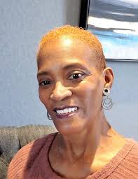 Daphne Gee's Instagram, Twitter & Facebook