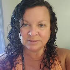 Do restaurants charge more for debit or credit card payments compared to  cash in Wildwood?