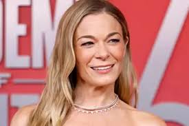 LeAnn Rimes Set to Star in First Hallmark Holiday Film
