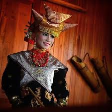 Malay pakaian tradisional masyarakat malaysia pakaian tradisional kaum melayu pengenalan secara umumnya, masyarakat melayu baju melayu terbahagi kepada dua bahagian iaitu baju (kemeja lengan panjang) dan seluar panjang serta dilengkapi dengan samping dan songkok. Maizal Chaniago On Instagram Gadih Minang Salah Satu Pakaian Adat Minangkabau Tepatnya Dari Nagari Lintau Buo Kab Ta Minangkabau Pakaian Tari Kostum Tari