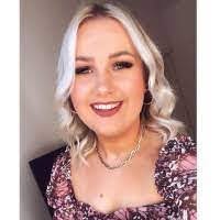 Nadia Duff's Instagram, Twitter & Facebook