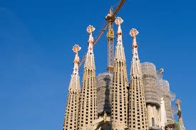 Die sagrada familia ist eines der berühmtesten bauwerke von gaudi. Kathedrale Sagrada Familia Von Antoni Gaudi Barcelona Spanien