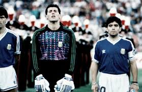 Los mexicanos descienden de los aztecas, los peruanos de los incas y los argentinos de los barcos, había dicho con ironía paz, ganador del premio nobel. Italia 90 Un Mundial En El Que Argentina Quedo A Las Puertas De La Gloria Vavel Argentina