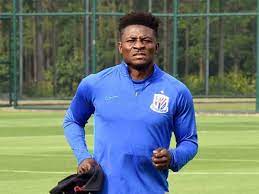 Birmingham striker obafemi martins seizes on a defensive error to score the winning goal on the 2011 carling cup final. Nigerian Veteran Obafemi Martins Returns To Shanghai Aged 35 Football News Times Of India