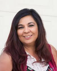 Elisa Webb's Instagram, Twitter & Facebook