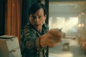 En televisión ha protagonizado la serie de netflix the umbrella academy, en el rol de vanya hargreeves. Elliott Gussman Umbrella Academy Wiki Fandom