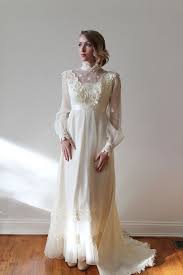 Vintage 1970s Long Sleeved Empire Waist Wedding Dress With Detachable Train 1970s Detachable D Dresses Wedding Dress With Detachable Train Wedding Dresses