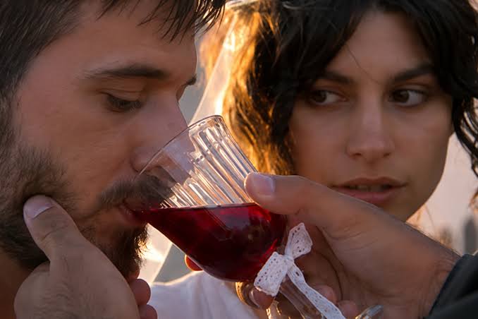 &Mu;&iota;&alpha; &Gamma;&upsilon;&nu;&alpha;ί&kappa;&alpha;: &Tau;&omicron; &kappa;&alpha;&theta;&eta;&lambda;&omega;&tau;&iota;&kappa;ό trailer &tau;&eta;&sigmaf; &sigma;&epsilon;&iota;&rho;ά&sigmaf; &pi;&omicron;&upsilon; &theta;&alpha; &sigma;&upsilon;&nu;&alpha;&rho;&pi;ά&sigma;&epsilon;&iota;
