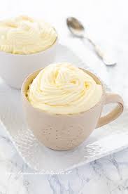 Dai un'occhiata anche a queste crema mascarpone e philadelphia con fragole! Crema Al Mascarpone Densa E Facile Per Tiramisu Dessert E Torte