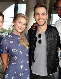 Melissa Benoist And Chris Wood Supergirl Supergirl Tv Supergirl Season