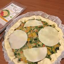 Domenica A Pranzo Dopo Tanto Ho Cucinato Una Veloce Torta Salata Con Verdure E Tagliate A Cubetti Crema All Avena E Come Topping For Vegan Recipes Food Cheese
