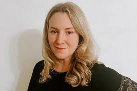 Kate Cox's Instagram, Twitter & Facebook