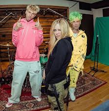 The song was premiered on january 7, 2021. Mod Sun Says Avril Lavigne S Collaboration On Flames Happened Magically Eminetra New Zealand