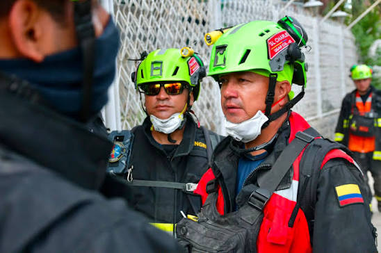 Equipo de rescate colombiano completa 96 horas de búsqueda ininterrumpida  en Venezuela | Cancillería