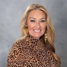 Kelli Pierce's Instagram, Twitter & Facebook