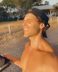 I hope you enjoyed the sunshine today and had a lil boogie., You are loved,  you are beautiful and I hope you had a brilliant day 🙏🏽💕✨