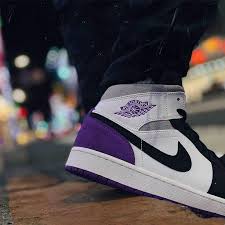 Sneakers Romania On Instagram Air Jordan 1 Mid Varsity Purple Cop Or Drop Follow Sneakers Ro For More Em 2020 Tenis Casal Anime Casal