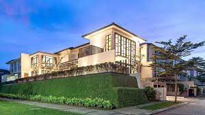 Bagi sebagian orang, desain rumah mewah masih diminati, namu desain rumah mewah akan terkesan lebih elegan dan modern jika dipadukan dengan konsep desain minimalis. Inspirasi Desain Rumah Modern Bernuansa Klasik Nan Mewah Lifestyle Liputan6 Com
