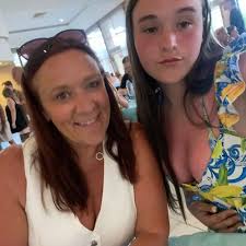 Parents and Friends please share this review and page. Recently my daughter  applied to an Instagram post for an online audition with a Talent Agency  based in Chicago Illinois. The audition was