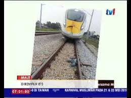 A) mengangkut senjata penjajah british b) mengangkut kelapa sawit c) mengangkut bijih timah d) mengangkut rempah ratus 2) merupakan pusat pengangkutan rel bersepadu kuala lumpur a) stesen sungai buloh b) stesen sentral. Maut Lelaki Maut Digilis Kts Di Kodiang 16 Mei 2016 Youtube