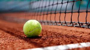 Tennisplätze sind heutzutage auf der ganzen welt. Schondorf Unbekannte Setzen Tennisplatz Unter Wasser Landsberger Tagblatt