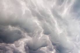 Odmiana ta występuje zwłaszcza przy chmurach stratocumulus i cumulonimbus u ich podstawy lub. Obraz Na Plotnie Burzowe Chmury Mammatus Rewallution Pl